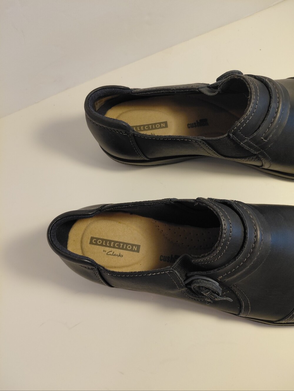 Clarks Black Slip-On Leather Loafers - Picture 3 of 6